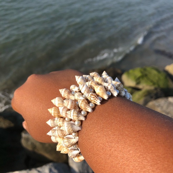 SeaShell & Pearl Triple Bangle Set - Picture 3 of 8